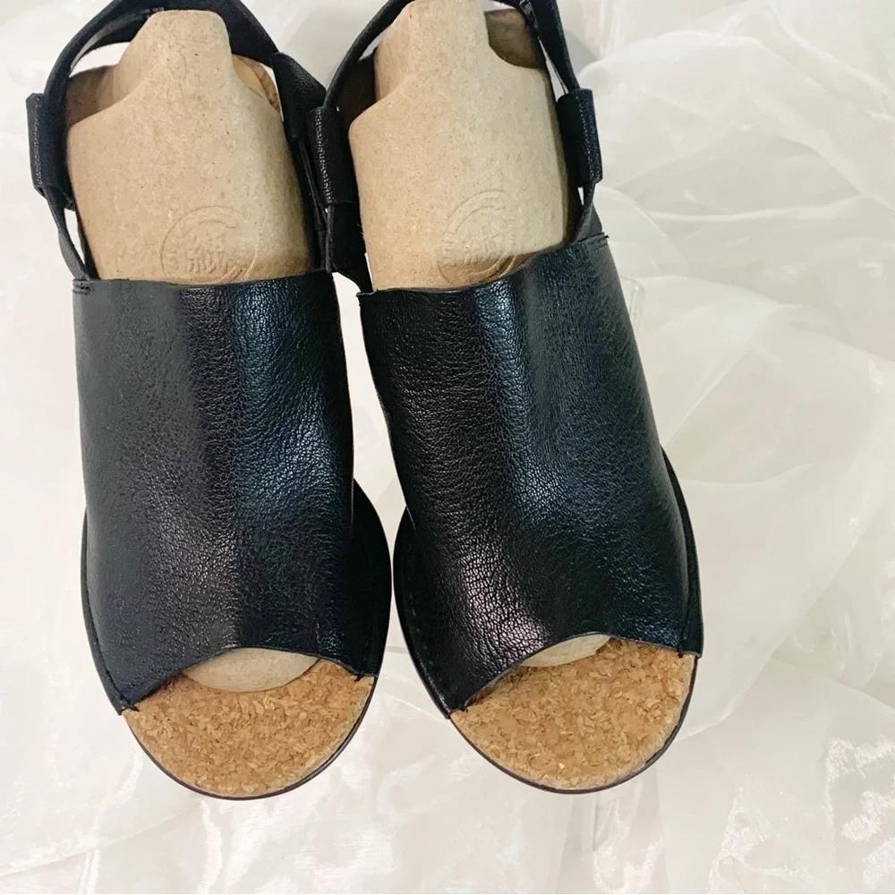 Clarks Black Spiced Bay Sandal - Women's
